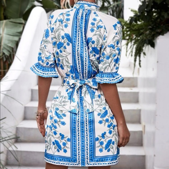 Boho floral print puff sleeve tie back dress - Picture 3 of 6